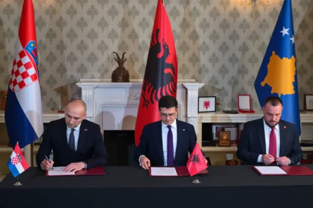 2025-03-18-potpisivanje-sporazuma-u-albaniji-1742309746