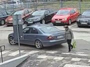 Mercedesom udario ženu pa pobjegao, kamere sve snimile (VIDEO)