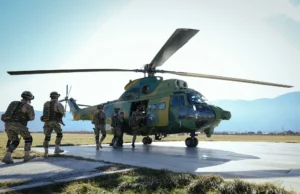 Helikopteri EUFOR-a iznad Banje Luke, jedan sa vojnicima sletio u kasarnu Kozara