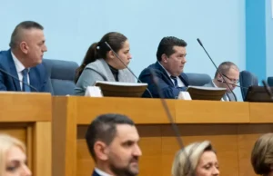 NSRS usvojila zakone pa priznala da su neprimjenjivi