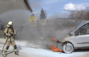 Gorjelo vozilo, intervenisali prijedorski vatrogasci