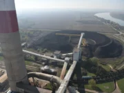 Pretovareni kamioni firme “DRVO- EXPORT” iz Prijedora za Srbiju prevoze blatnjav ugalj pomiješan sa kamenjem