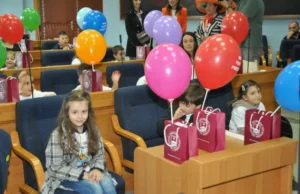 “Mali turisti” posjetili Gradsku upravu