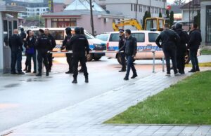 Pripadnici SIPA-e stigli pred zgradu gdje se nalazi Dodik, ispriječila se Žandarmerija MUP-a RS-a, a Dodik se sklonio