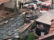 Zastrašujuće scene u Doboju: Olujni vjetar oborio ogromnu skelu na saobraćajnicu