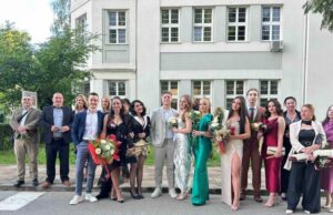 Prijedorski maturanti: Budućnost pripada onima koji sanjaju hrabro i hodaju dostojanstveno