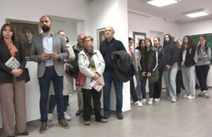 Otvorena izložba radova poznatih prijedorskih slikara
