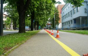 Prijedor: Počelo iscrtavanje prvih biciklističkih staza na gradskim ulicama