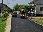 U toku asfaltiranje ulica u više gradskih naselja