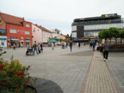 Prijedor pretvoren u crnu rupu RS: Plate kasne, radnici prijete štrajkovima i kažu da im je “gore nego u ratu”