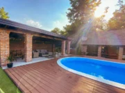 Ko još ide na more? Vile i vikendice sa bazenom osvajaju BiH – evo koliko koštaju