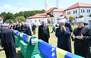 Obavljena dženaza za sedam žrtava u Memorijalnom centru Kamičani