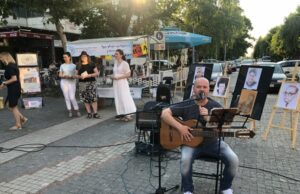 Na Malom gradskom trgu u Prijedoru održana “Knjigomanija – biblioteka pod vedrim nebom”