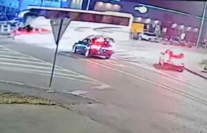 Snimka teške nesreće u Kozarcu (VIDEO)