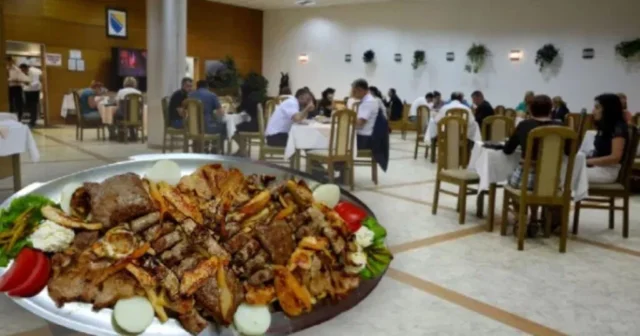 parlament-oval-1.jpg-1024x538