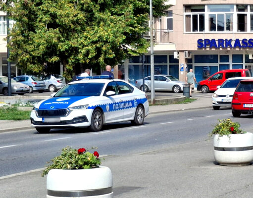 Policija u Prijedoru oduzela vozilo vozaču bez dozvole koji je vozio pod dejstvom alkohola Bh policija u Prijedoru