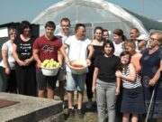 Korisnici prijedorskog Dnevnog centra „Neven“ svakodnevno u plasteniku ubiru plodove svog rada