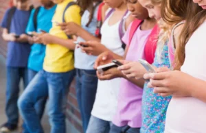 Digitalna ovisnost mladih: “Svi znamo da vodi u zavisnost i niko ništa ne poduzima”