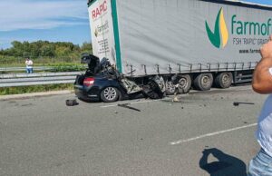 Detalji teške nesreće u Gradišci: Žena poginula, sumnja se da joj je pozlilo tokom vožnje