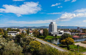 Sunčano uz malu do umjerenu oblačnost