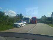 Vozači šlepera nezadovoljni time što policijski službenici kontinuirano vrše kontrolu tereta pa blokiraju puteve