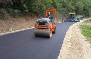 Započelo asfaltiranje puta od Starog Majdana prema Staroj Rijeci
