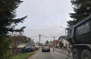 U naselju Tukovi u toku sanacija trotoara i dijela kolovoza