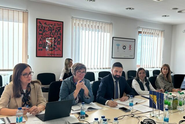 20251022183625_934019