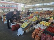 Svakodnevica na prijedorskoj tržnici: Mjesto susreta, kupovine i tradicije, ali nedostaje mušterija