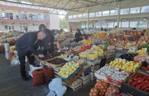 Svakodnevica na prijedorskoj tržnici: Mjesto susreta, kupovine i tradicije, ali nedostaje mušterija