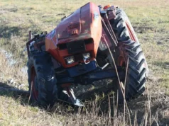 Traktor sletio sa kolovoza, poginuo vozač