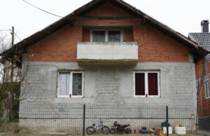 Ubio suprugu, majku četvero djece, a onda sebe