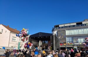 Dječija Nova godina u Prijedoru: Radost, osmijesi i praznični duh