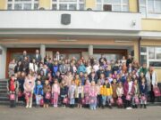 Osnovci iz Brezičana posjetili Gradsku upravu