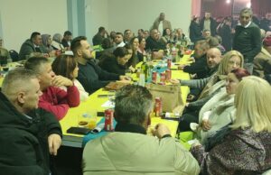 Održana ŽUTO-PLAVA noć, goste zabavljao Esad Plavi