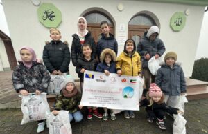 Merhamet i Udruženje „Za blagostanje“ obradovali mektebsku djecu paketićima u Rakovčanima