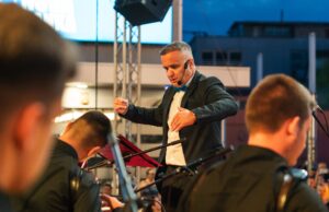 „Ritam koji spaja“: Koncert harmonike večeras na gradskom trgu u Prijedoru