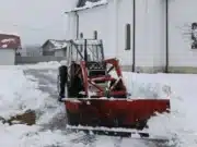 Primjer suživota: Ibro Jahić na Badnji dan očistio portu pravoslavnog hrama u Dubnici