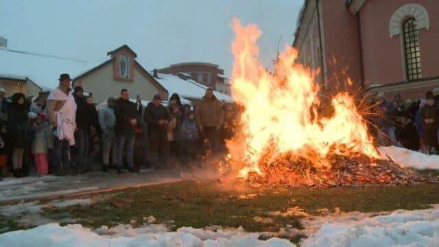 431_0521_01.MP4_snapshot_00.00.727-1536x864