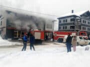 Požar u poslovnom prostoru u Sanskom Mostu