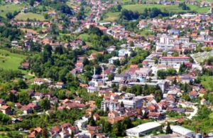 Uhapšene dvije osobe zbog asfaltiranja puta u Ključu, osumnjičeni zbog radova koji su plaćeni tri puta skuplje