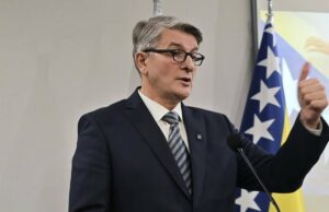 Šemsudin Mehmedović zabrinut za ćirilicu