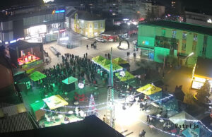 Prijedorčani dočekali Novu 2026. godinu na Trgu ispred Patrije