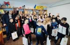 Ramazanski paketići iz Sanskog Mosta uručeni djeci u Hambarinama