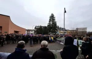 Optužnice za ratne zločine u Sanskom Mostu i Manjači blokirane: “Žrtve nisu statistika, naši ubijeni nisu brojevi”