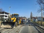 Usporeno odvijanje saobraćaja kod gradskog mosta zbog radova na vodovodnoj mreži