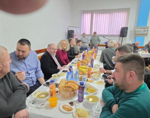 Merhamet priredio zajednički iftar u Prijedoru