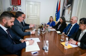 Ginkel sa Košarcem: Američki gas uvoziti preko Hrvatske