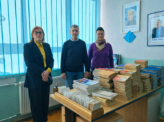 Vrijedna donacija za biblioteku OŠ “Kozarac”: Uručeno više od 380 knjiga i stručnih časopisa