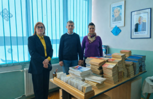 Vrijedna donacija za biblioteku OŠ “Kozarac”: Uručeno više od 380 knjiga i stručnih časopisa